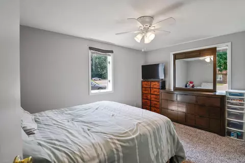 Bedroom - 2584 Parkview St, Portage, IN 46368 photo 2 of 2