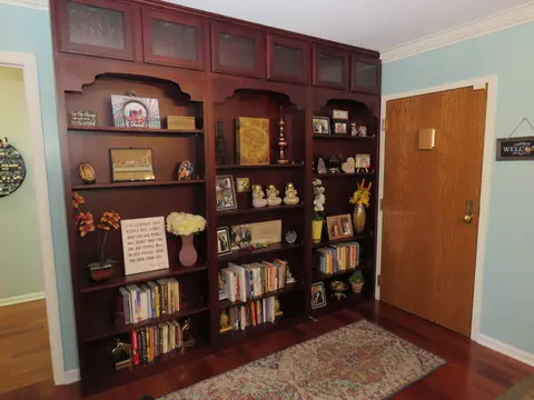 Entry Way - 910 Ridge Rd #312, Munster, IN 46321 photo 1 of 2