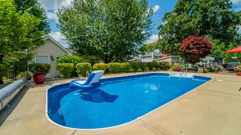 2924 Morningside Dr, Crown Point, IN 46307 photo 2