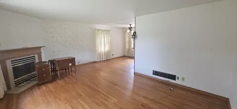 8622 Christopher Dr, Saint John, IN 46373 photo 2