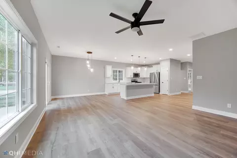 314 Holst Ln, Valparaiso, IN 46385 photo 5