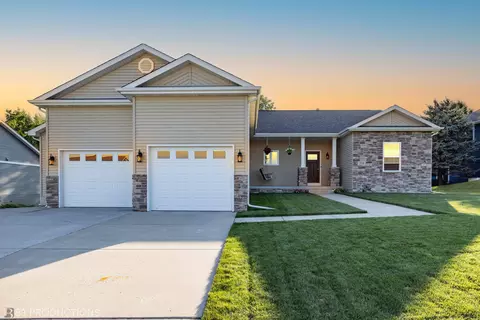 270 Westport Rd, Valparaiso, IN 46385