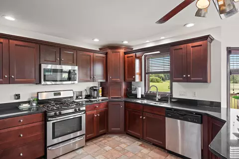 Kitchen - 3864 W 153rd Ave, Crown Point, IN 46307 photo 4 of 8