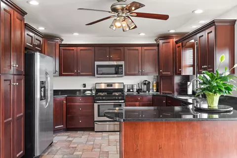Kitchen - 3864 W 153rd Ave, Crown Point, IN 46307 photo 1 of 8