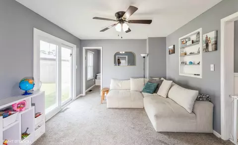 319 N Wiggs St, Griffith, IN 46319 photo 6