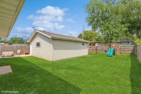 319 N Wiggs St, Griffith, IN 46319 photo 16