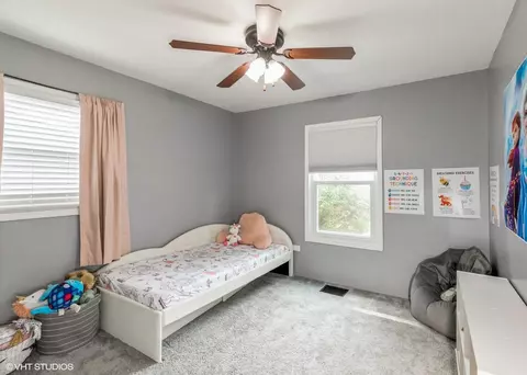 319 N Wiggs St, Griffith, IN 46319 photo 8