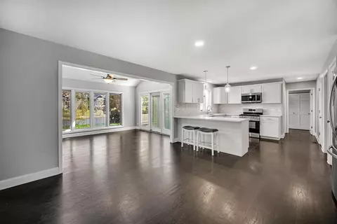 2643 Partlow Dr, Naperville, IL 60564 photo 9