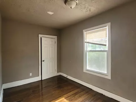 817 Tyler St, Gary, IN 46402 photo 8