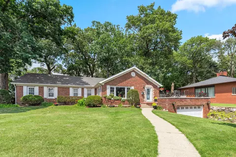 2107 Ridgewood St, Highland, IN 46322