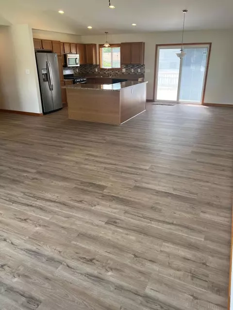 601 E Pine Pl, Griffith, IN 46319 photo 2