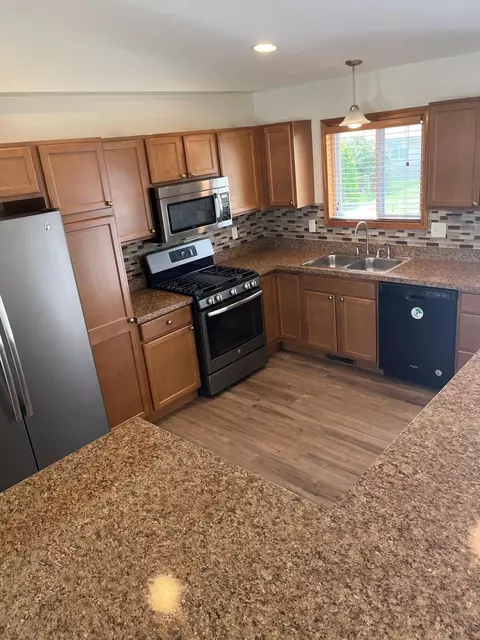 601 E Pine Pl, Griffith, IN 46319 photo 3