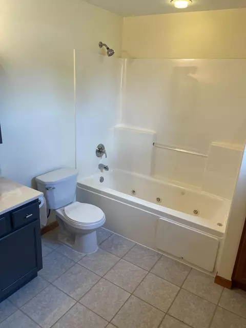 601 E Pine Pl, Griffith, IN 46319 photo 5