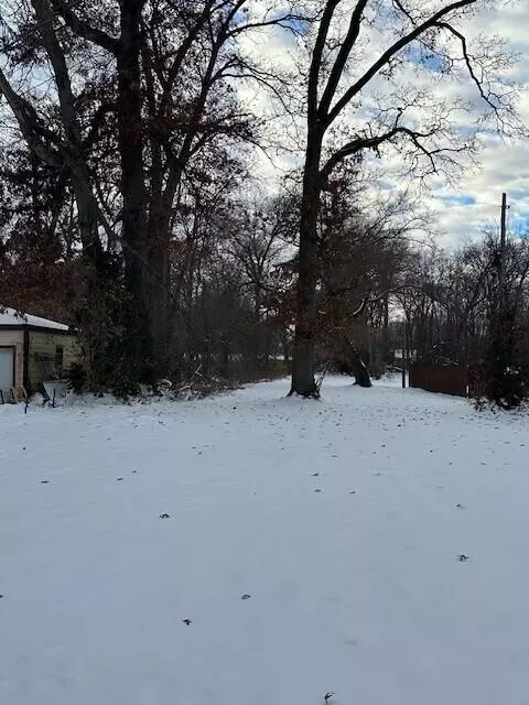 2796 Willowcreek Rd, Portage, IN 46368