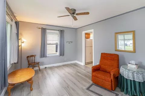 137 N Raymond St, Griffith, IN 46319 photo 3