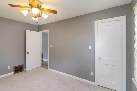 137 N Raymond St, Griffith, IN 46319 photo 6