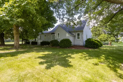 202 S 75, Valparaiso, IN 46383