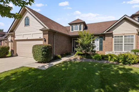 10060 Prairie Knoll Ct, Saint John, IN 46373