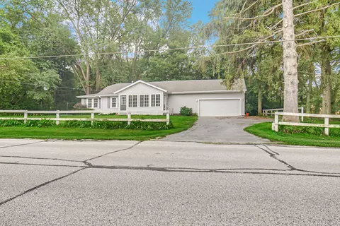 158 Joliet Rd, Valparaiso, IN 46385