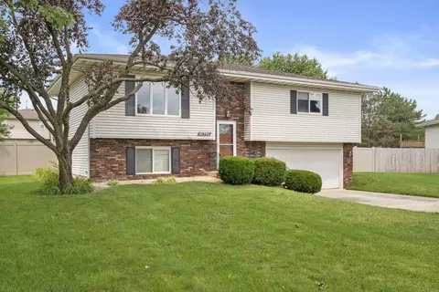 10392 Siedelmann Ct, Saint John, IN 46373
