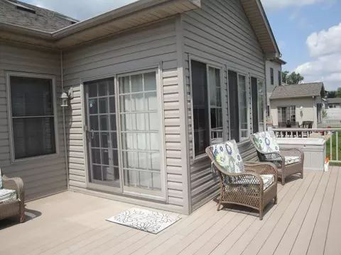 Exterior - 1225 Thistle Dr, Griffith, IN 46319 photo 3 of 9