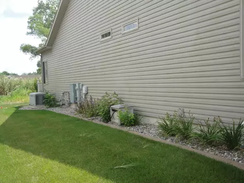 Exterior - 1225 Thistle Dr, Griffith, IN 46319 photo 7 of 9