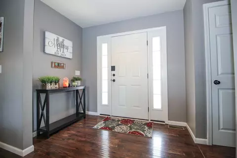 614 19th St, De Motte, IN 46310 photo 3
