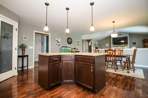 614 19th St, De Motte, IN 46310 photo 10
