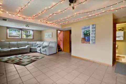 947 Mohawk Dr, Crown Point, IN 46307 photo 15