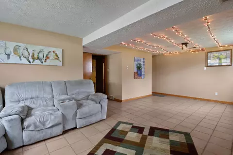 947 Mohawk Dr, Crown Point, IN 46307 photo 16