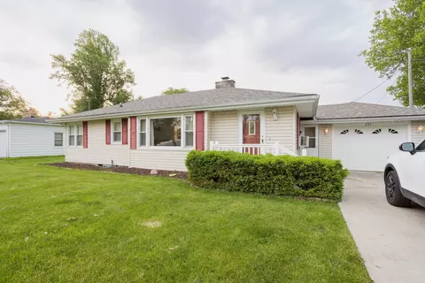 201 E Howard St, Brook, IN 47922 photo 3