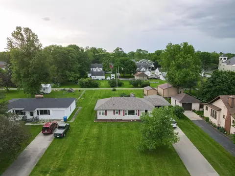 201 E Howard St, Brook, IN 47922 photo 5