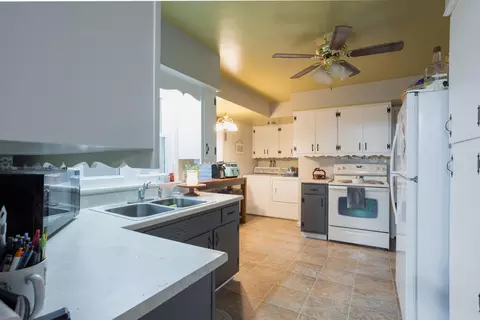 201 E Howard St, Brook, IN 47922 photo 16