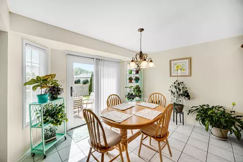 Dining - 949 Robin Ct, Dyer, IN 46311 photo 2 of 2