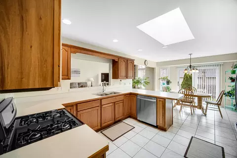 Kitchen - 949 Robin Ct, Dyer, IN 46311 photo 1 of 5