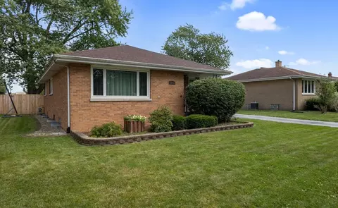 8115 Jefferson Ave, Munster, IN 46321