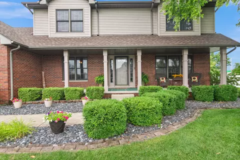 Exterior - 260 Crestview Ln, Dyer, IN 46311 photo 3 of 9