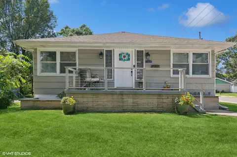 7104 Schneider Ave, Hammond, IN 46323