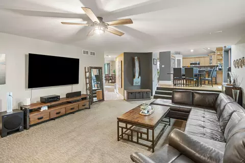 Living - 3128 Hoffman Ct, Dyer, IN 46311 photo 6 of 7