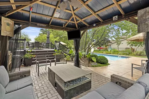 Exterior - 3128 Hoffman Ct, Dyer, IN 46311 photo 11 of 29