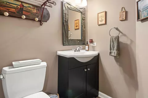 Bath - 3128 Hoffman Ct, Dyer, IN 46311 photo 8 of 8
