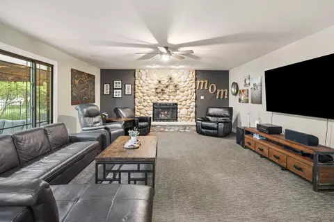 Living - 3128 Hoffman Ct, Dyer, IN 46311 photo 4 of 7
