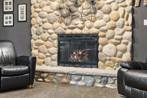 Living - 3128 Hoffman Ct, Dyer, IN 46311 photo 5 of 7