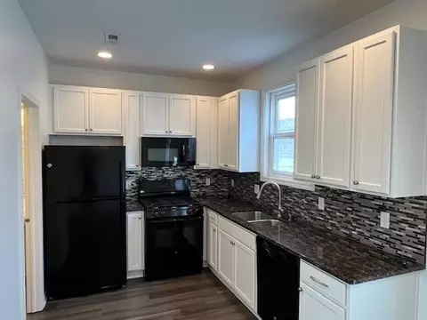 Kitchen - 11407 Rhode Island St, Crown Point, IN 46307 photo 2 of 4