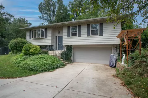 90 Tanglewood Trl, Valparaiso, IN 46385