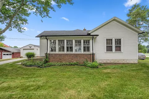 1153 West St, Valparaiso, IN 46385