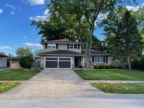 1820 Robin Dr, Munster, IN 46321 photo 2