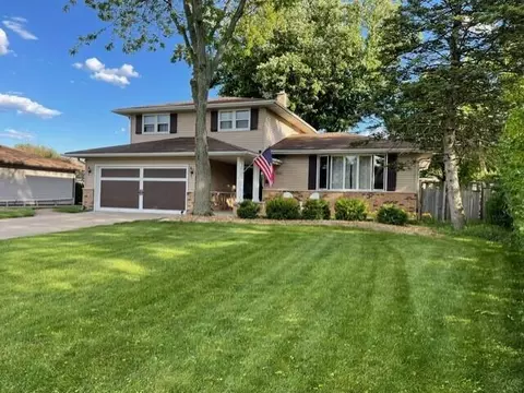 1820 Robin Dr, Munster, IN 46321 photo 1