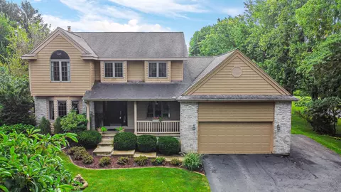 2755 Sunswept Ct, Valparaiso, IN 46383