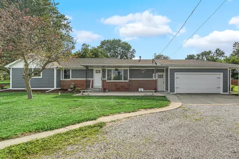 12 S Fish Lake Rd, Valparaiso, IN 46385